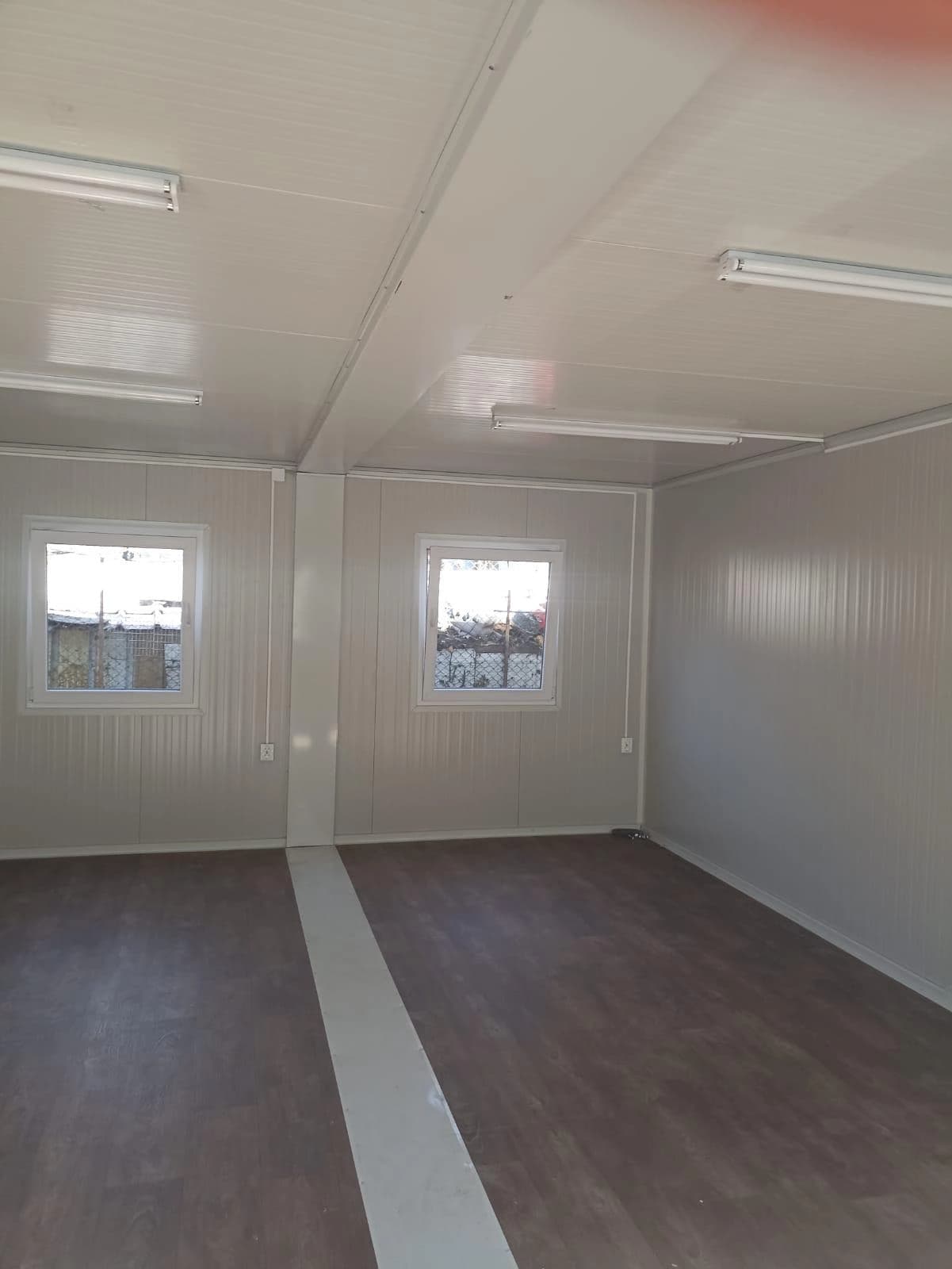 Containere sinistrați