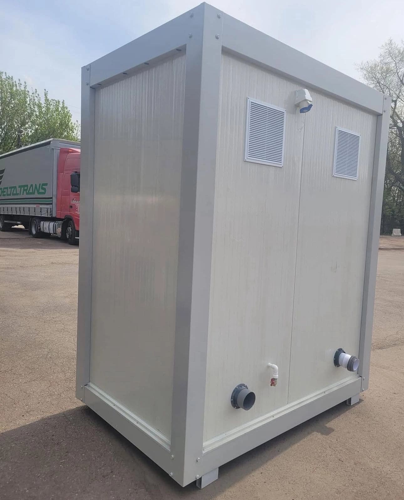 Container tip toaletă publică