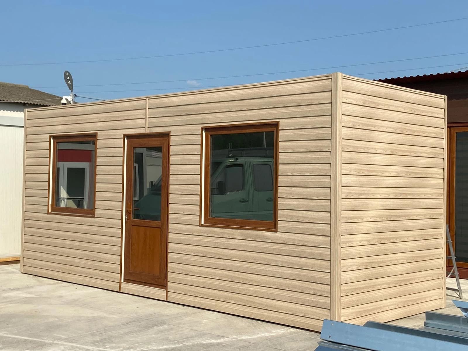 Container tip cabana